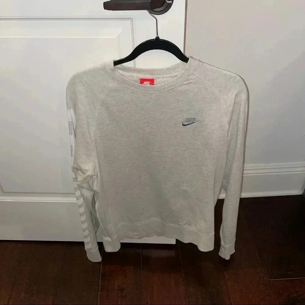 Nike Cream Crewneck